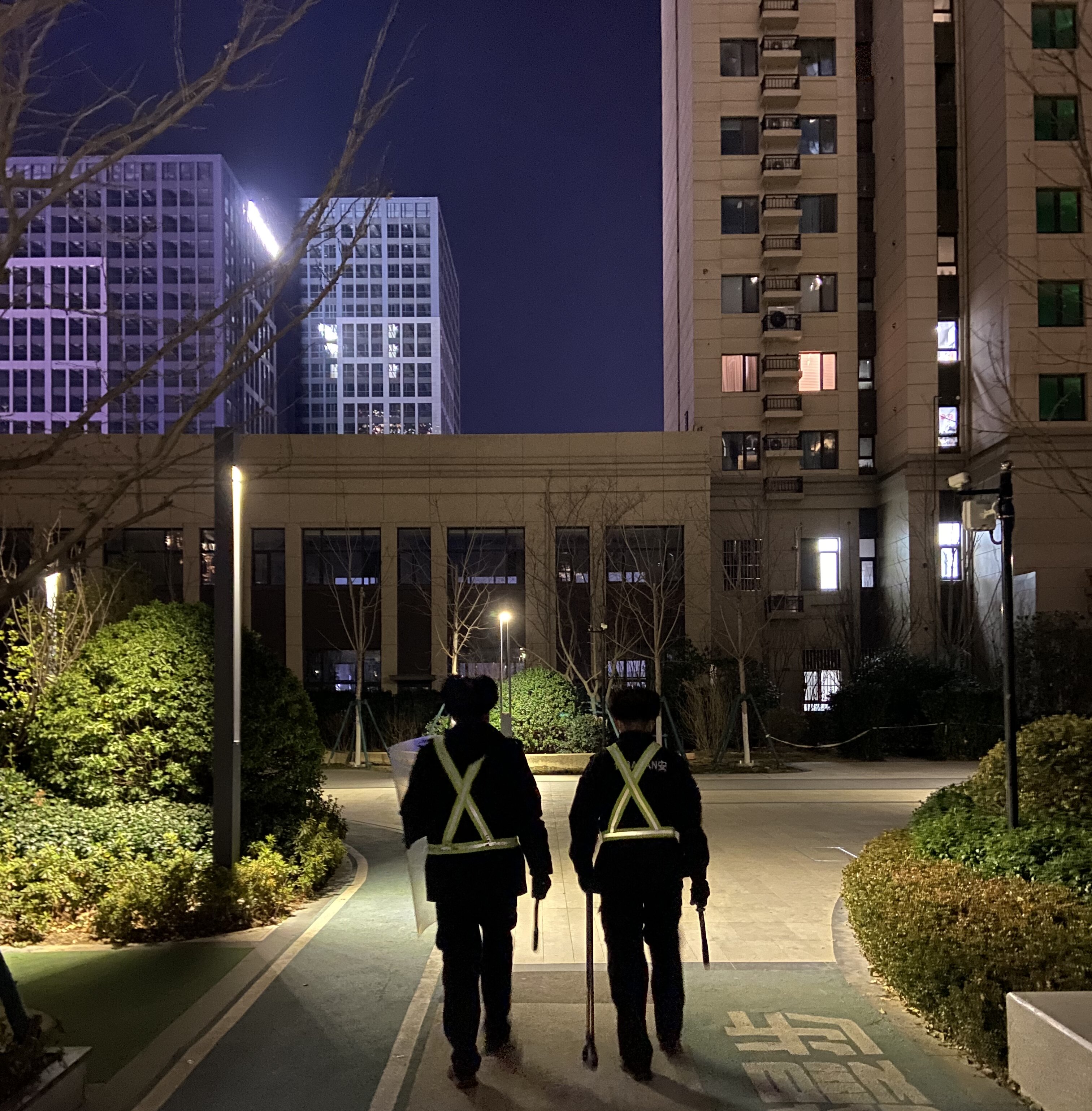 2-23121H20126448.jpg 巡邏無(wú)小事......(圖2)